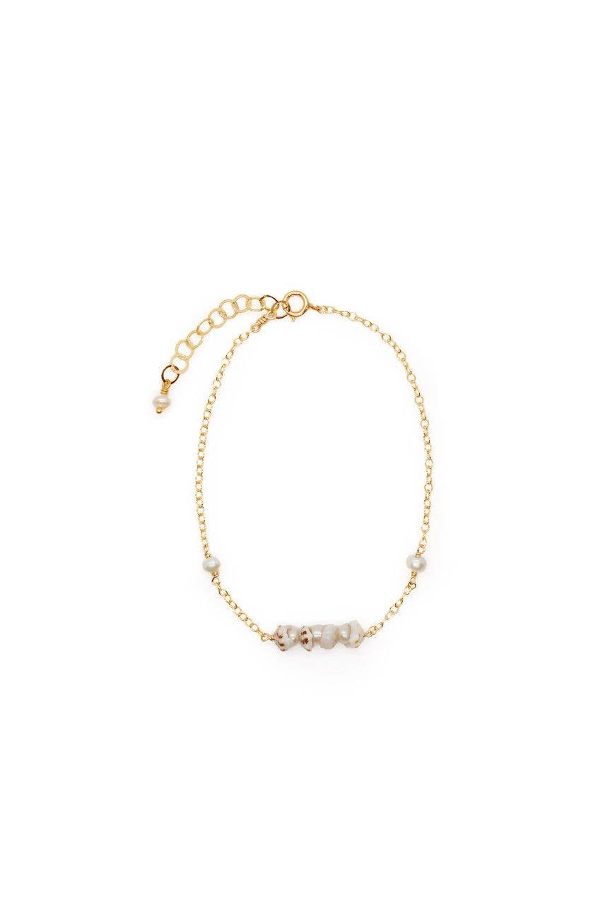 [KI•ELE] - Michelle Dainty Puka + Pearl Bracelet