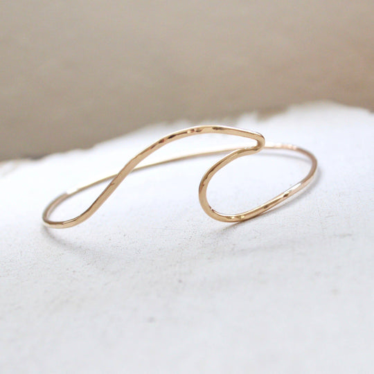 Wave Bangle in Gold